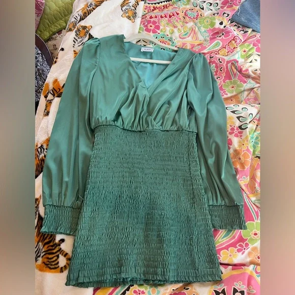 Green Smocked Dress | Green Long Sleeve Dress - Picture 2 of 4